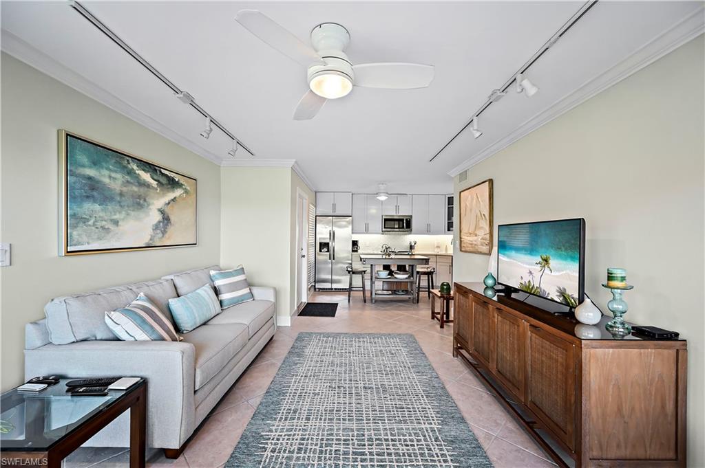 1215 Edington PL Unit: E4