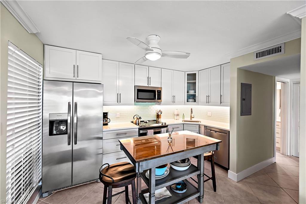 1215 Edington PL Unit: E4