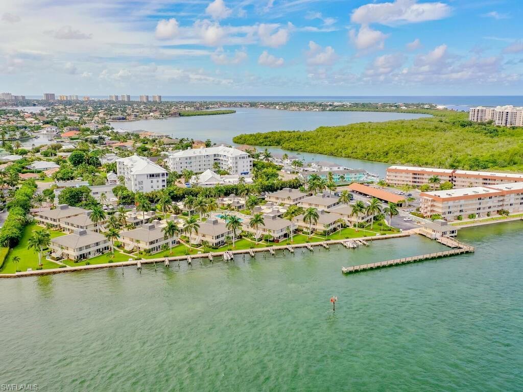 1215 Edington PL Unit: E4