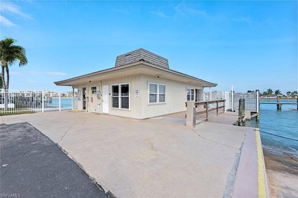 1215 Edington PL Unit: E4