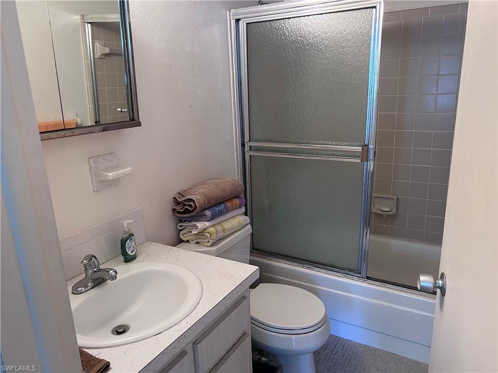 72 7th ST S Unit: 211