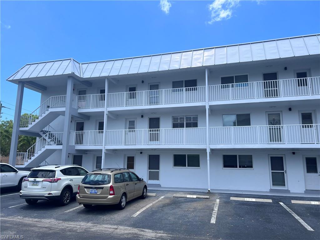 72 7th ST S Unit: 211