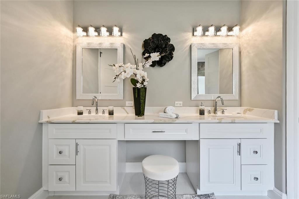 5616 Lago Villaggio WAY