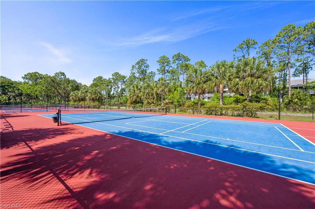 260 Robin Hood CIR Unit: 101