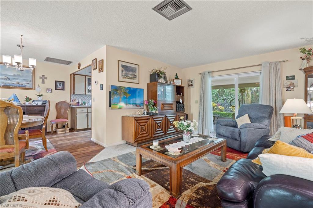 2288 Poinciana DR