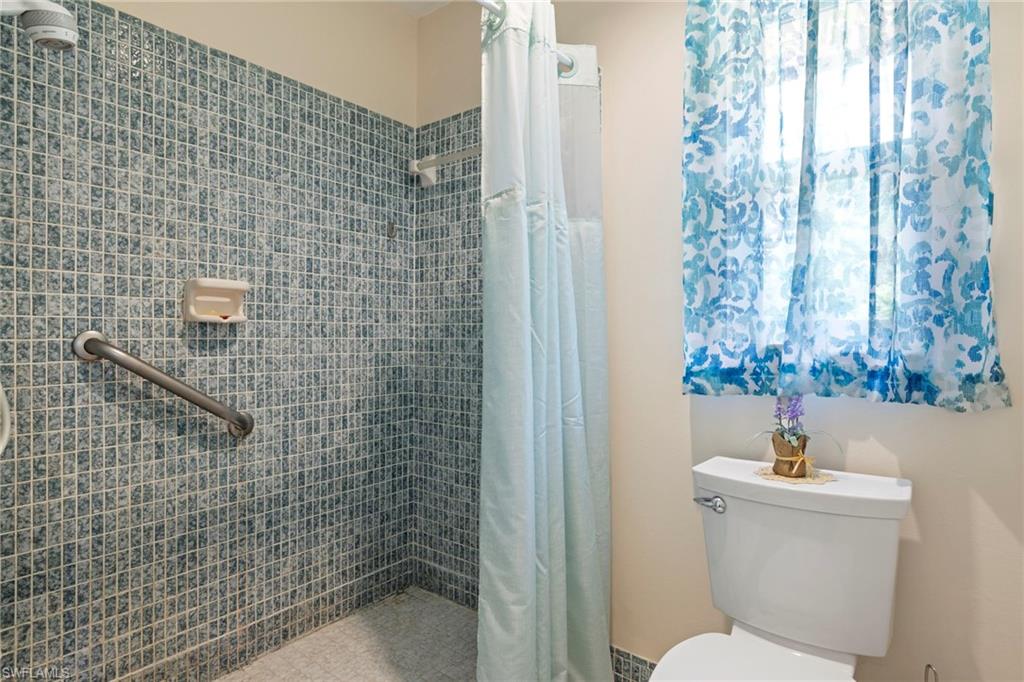2288 Poinciana DR
