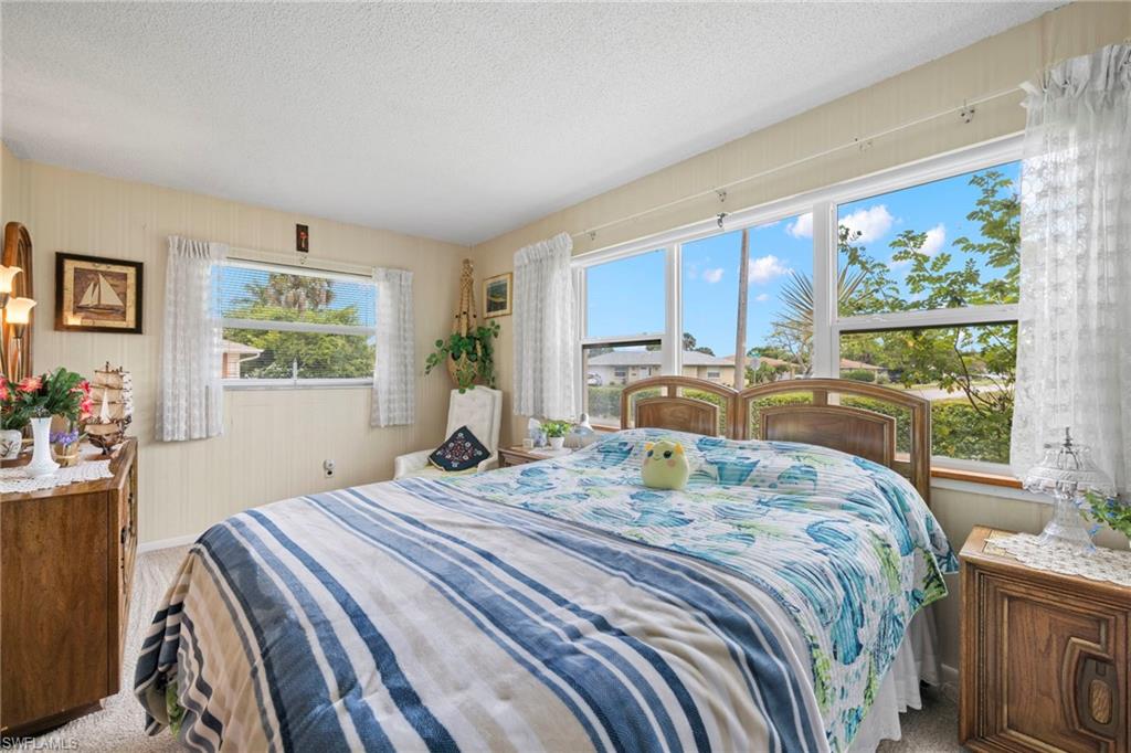 2288 Poinciana DR