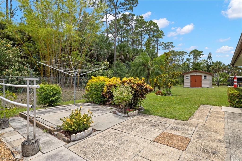 2288 Poinciana DR