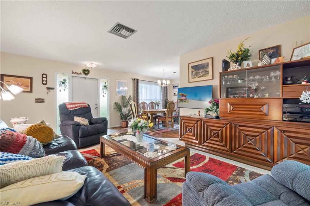 2288 Poinciana DR