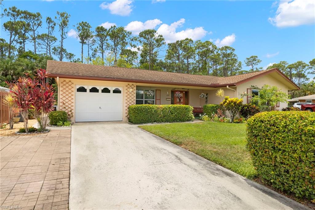 2288 Poinciana DR
