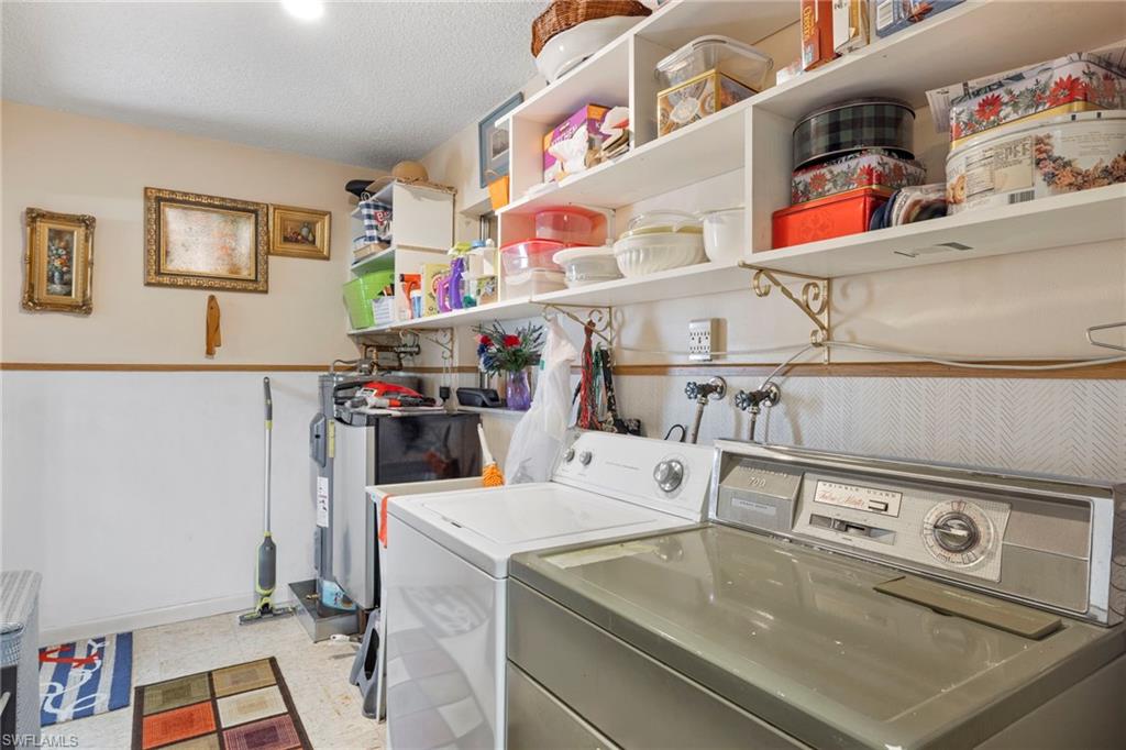 2288 Poinciana DR