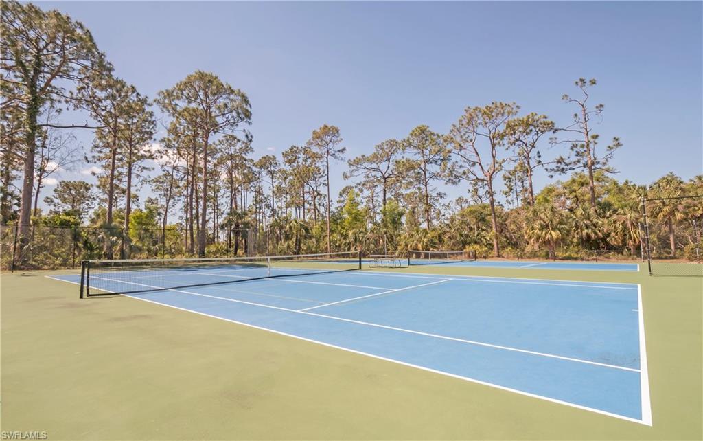 325 Dover PL Unit: I-203