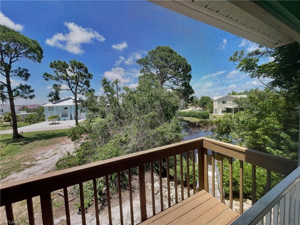 3625 Riviera CIR
