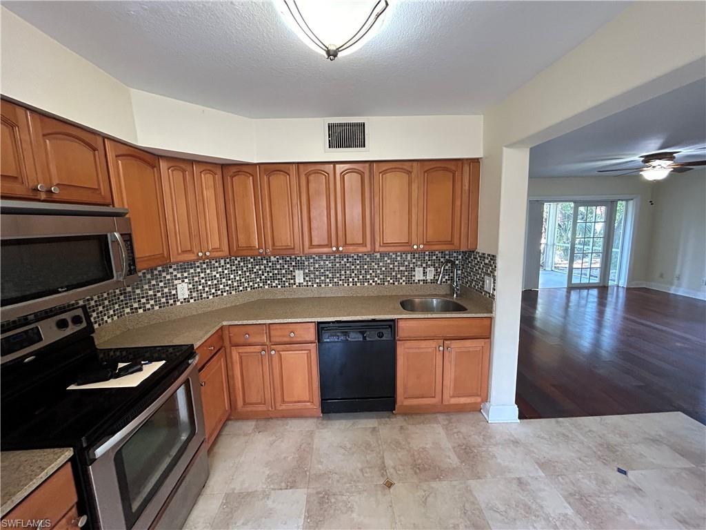 9578 Crescent Garden DR Unit: B-102