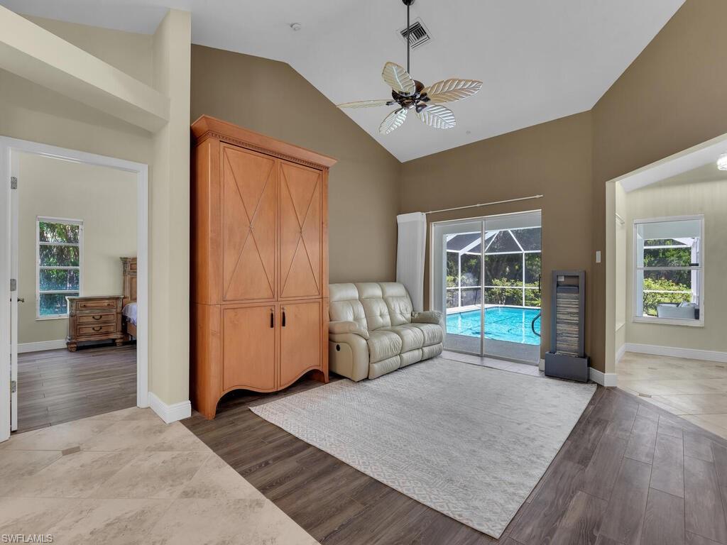 5891 Golden Oaks LN