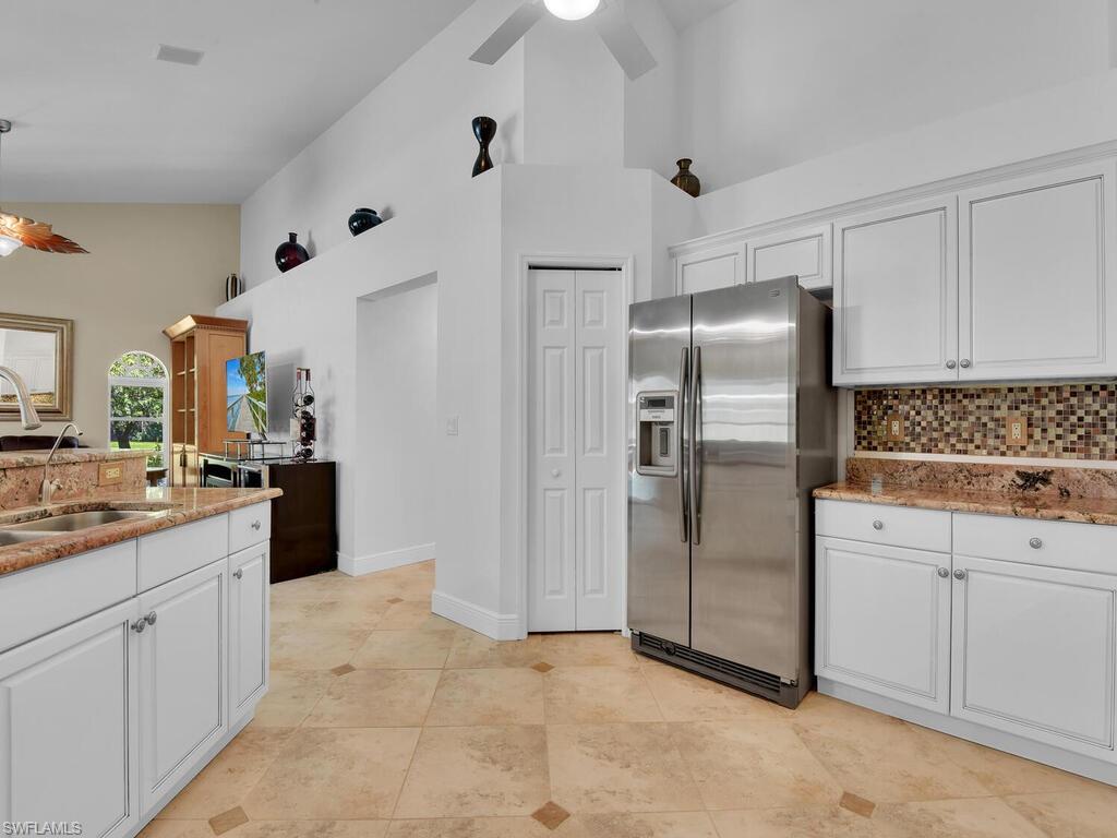 5891 Golden Oaks LN