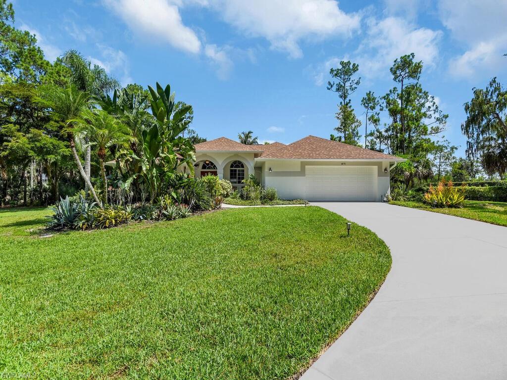 5891 Golden Oaks LN
