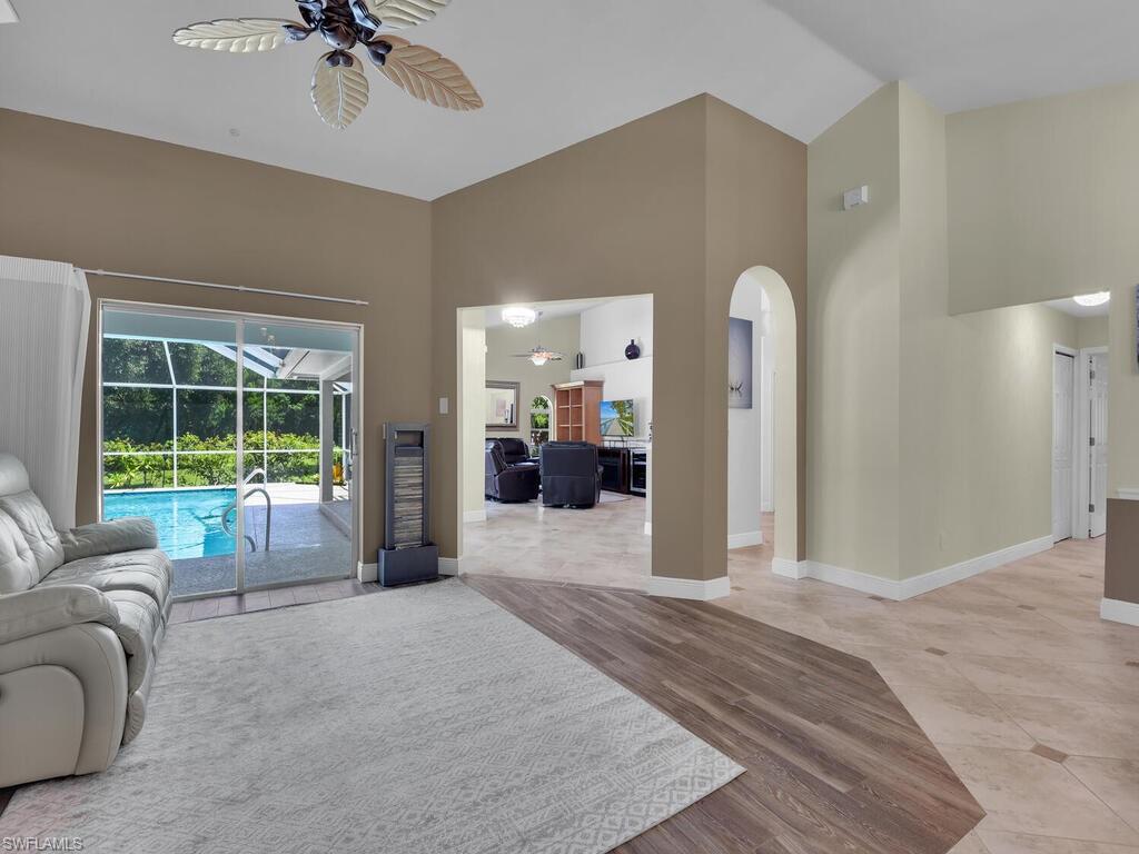 5891 Golden Oaks LN
