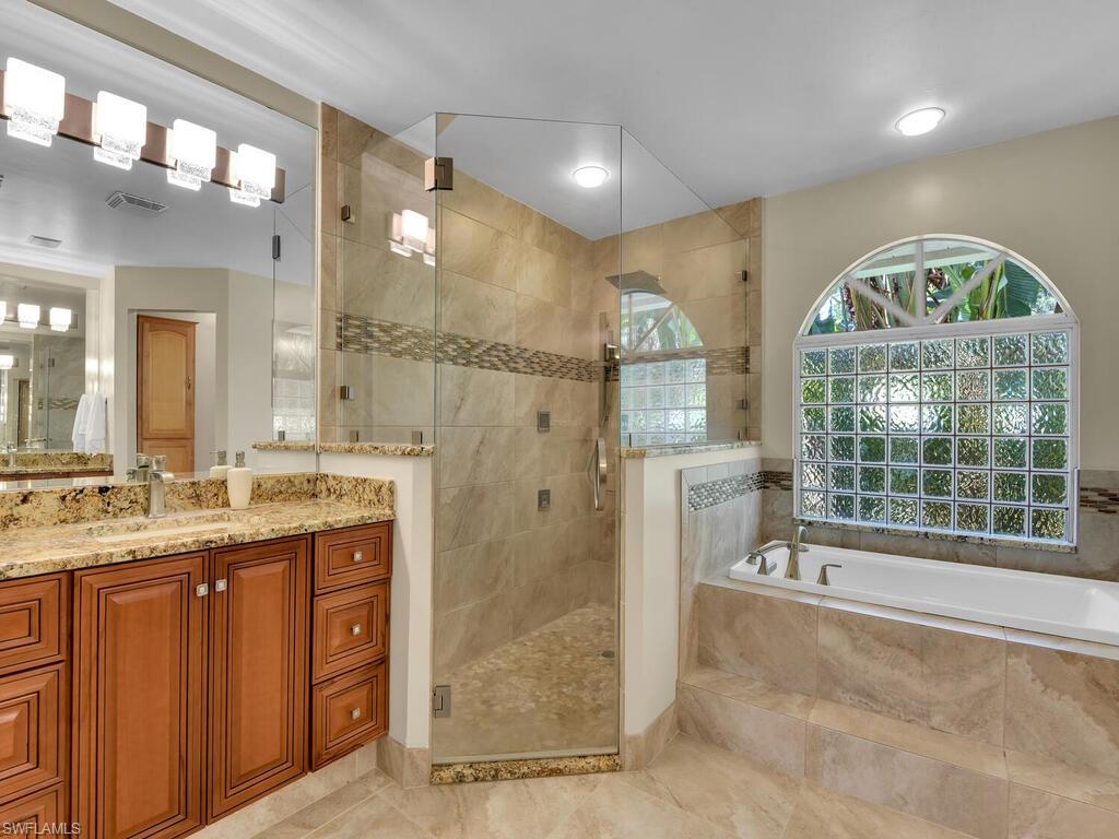 5891 Golden Oaks LN