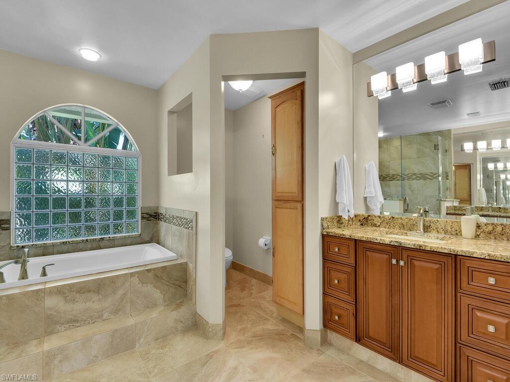 5891 Golden Oaks LN