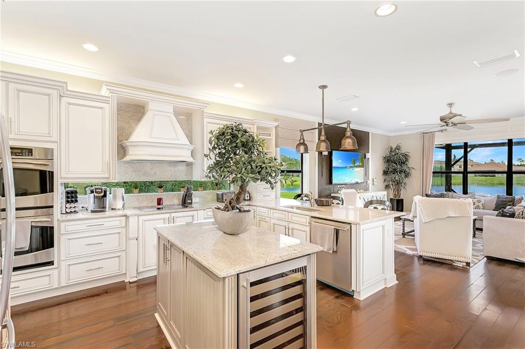 3821 Columbia CT