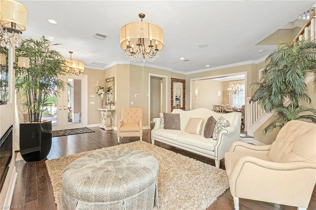 3821 Columbia CT