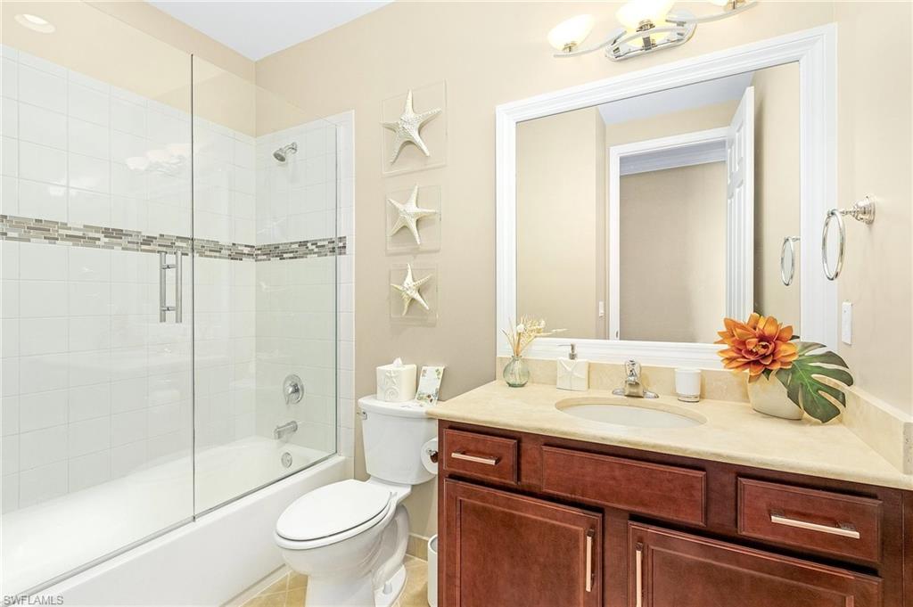 3821 Columbia CT