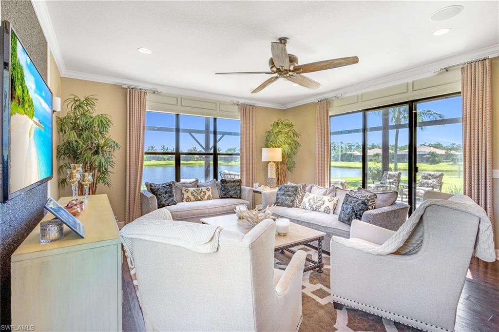 3821 Columbia CT