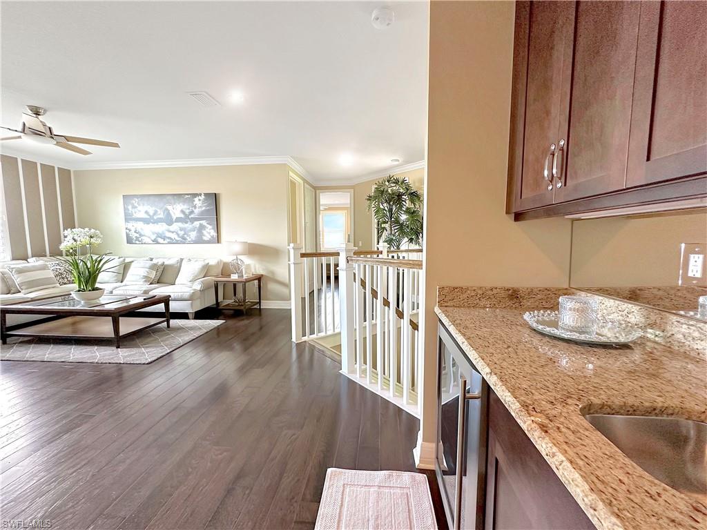 3821 Columbia CT