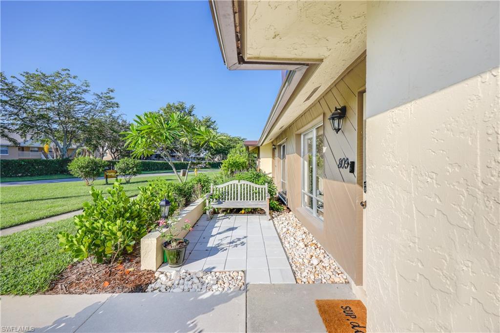 809 Palm View DR