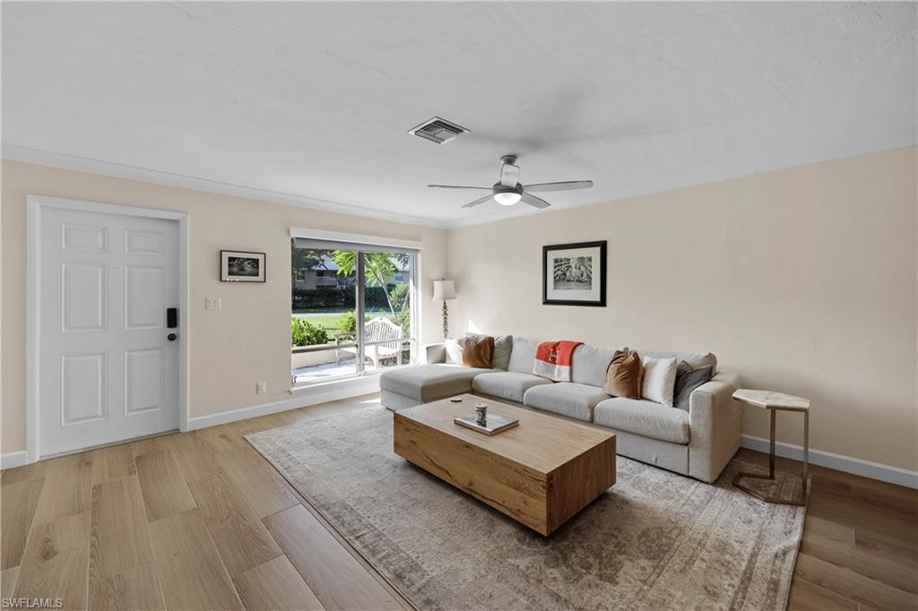 809 Palm View DR