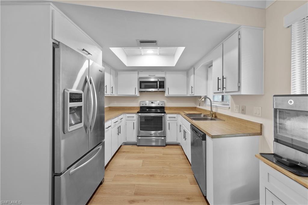 809 Palm View DR