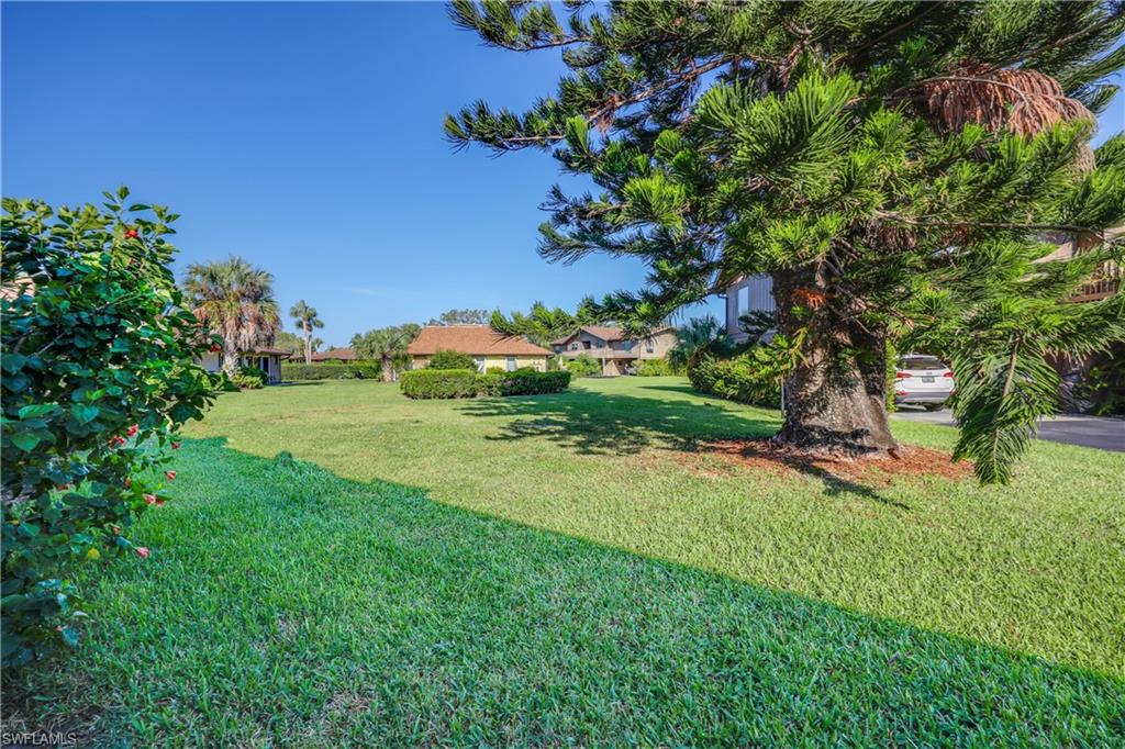 809 Palm View DR