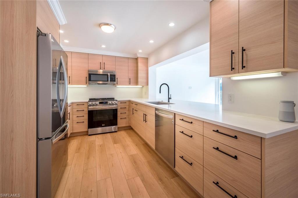 64 Shores AVE