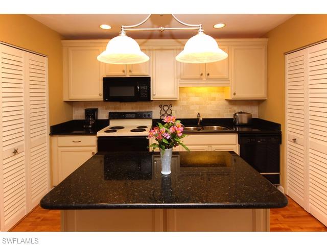 788 PARK SHORE DR Unit: B22