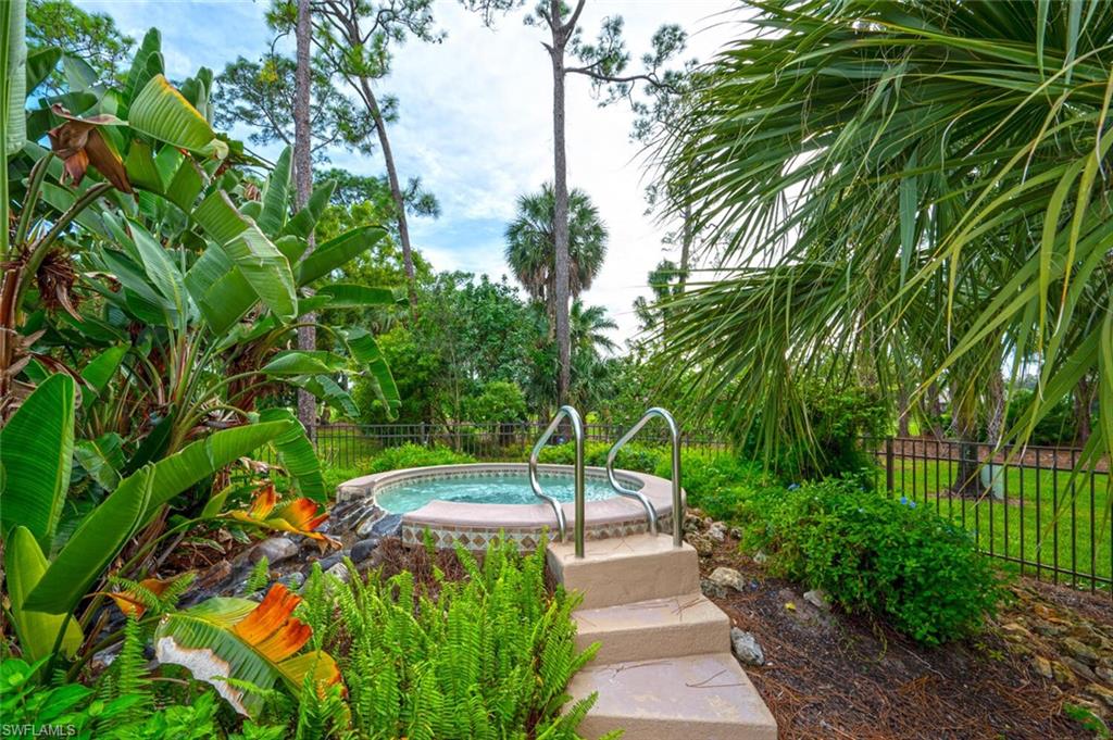 909 Augusta BLVD Unit: 909-8