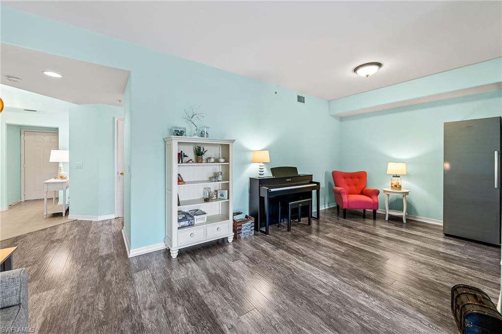 1320 Henley ST Unit: 2003