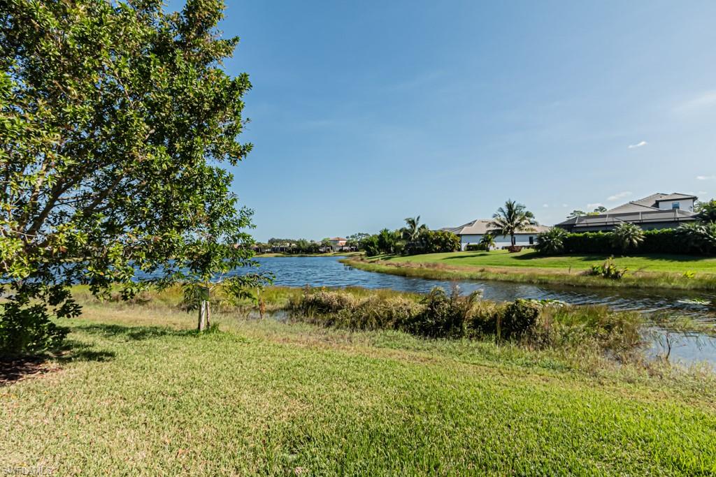 1858 Mustique ST