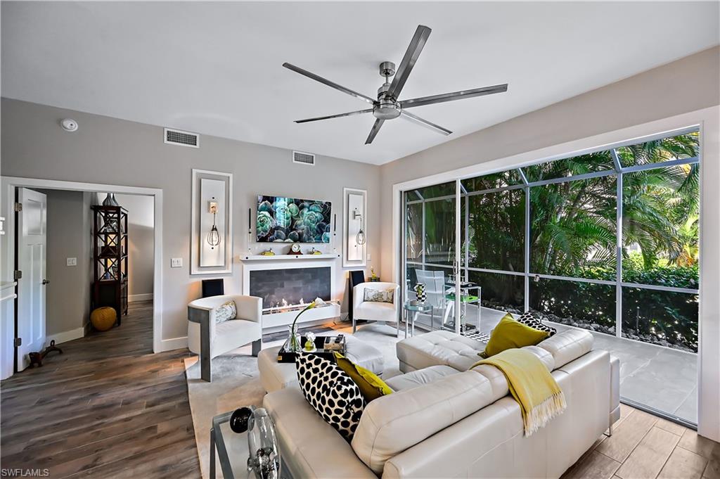 625 10th AVE S Unit: C-1