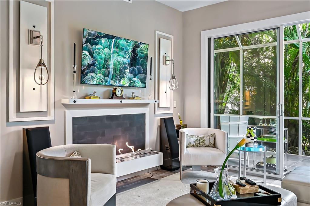 625 10th AVE S Unit: C-1