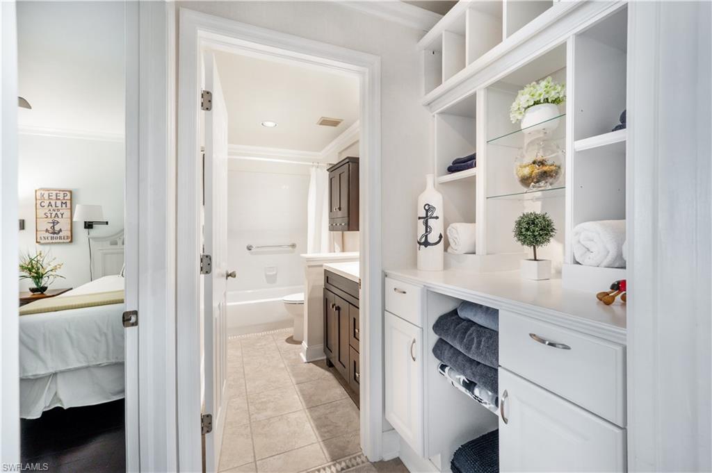 1004 Marblehead DR Unit: M-4