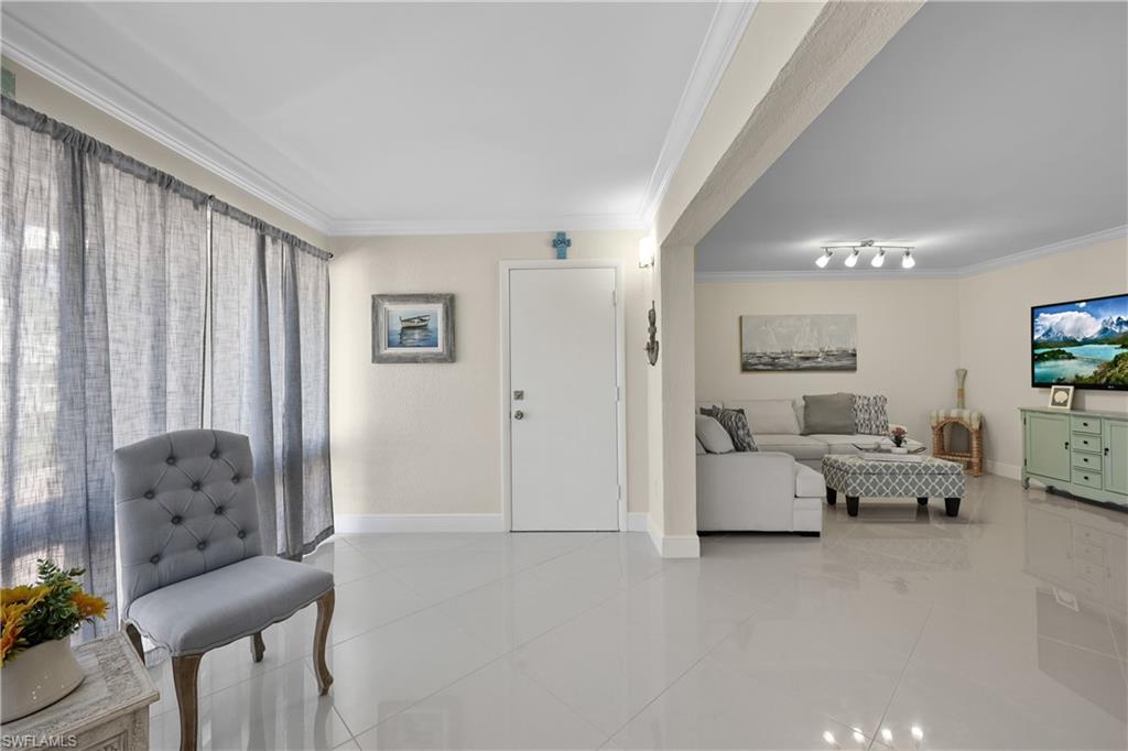 2100 Gulf Shore BLVD N Unit: 212