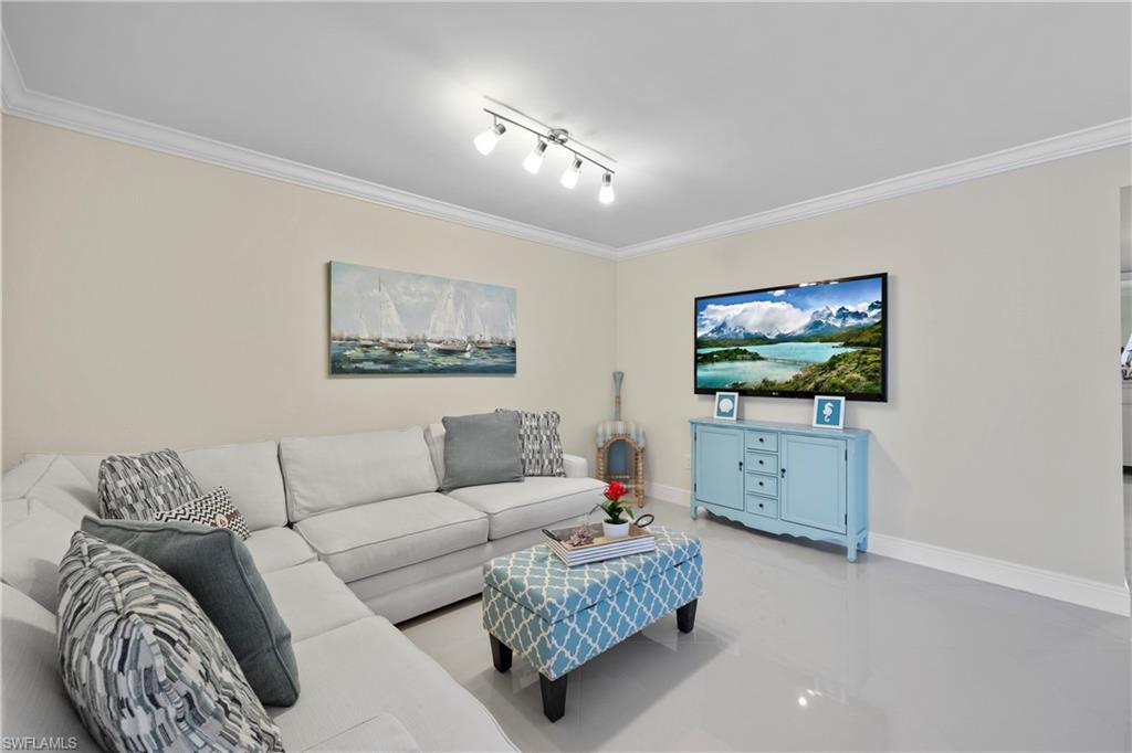 2100 Gulf Shore BLVD N Unit: 212