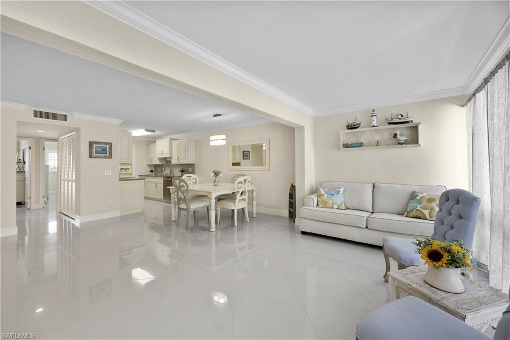 2100 Gulf Shore BLVD N Unit: 212