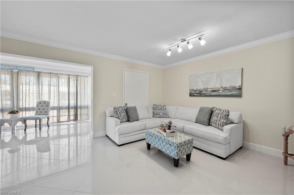 2100 Gulf Shore BLVD N Unit: 212