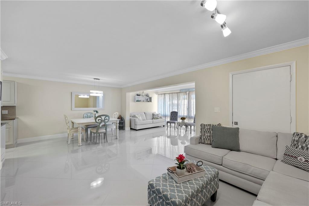 2100 Gulf Shore BLVD N Unit: 212