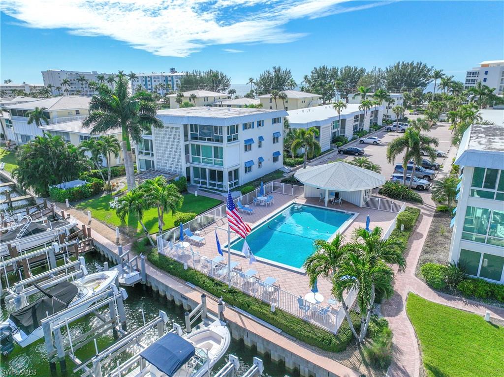 2100 Gulf Shore BLVD N Unit: 212