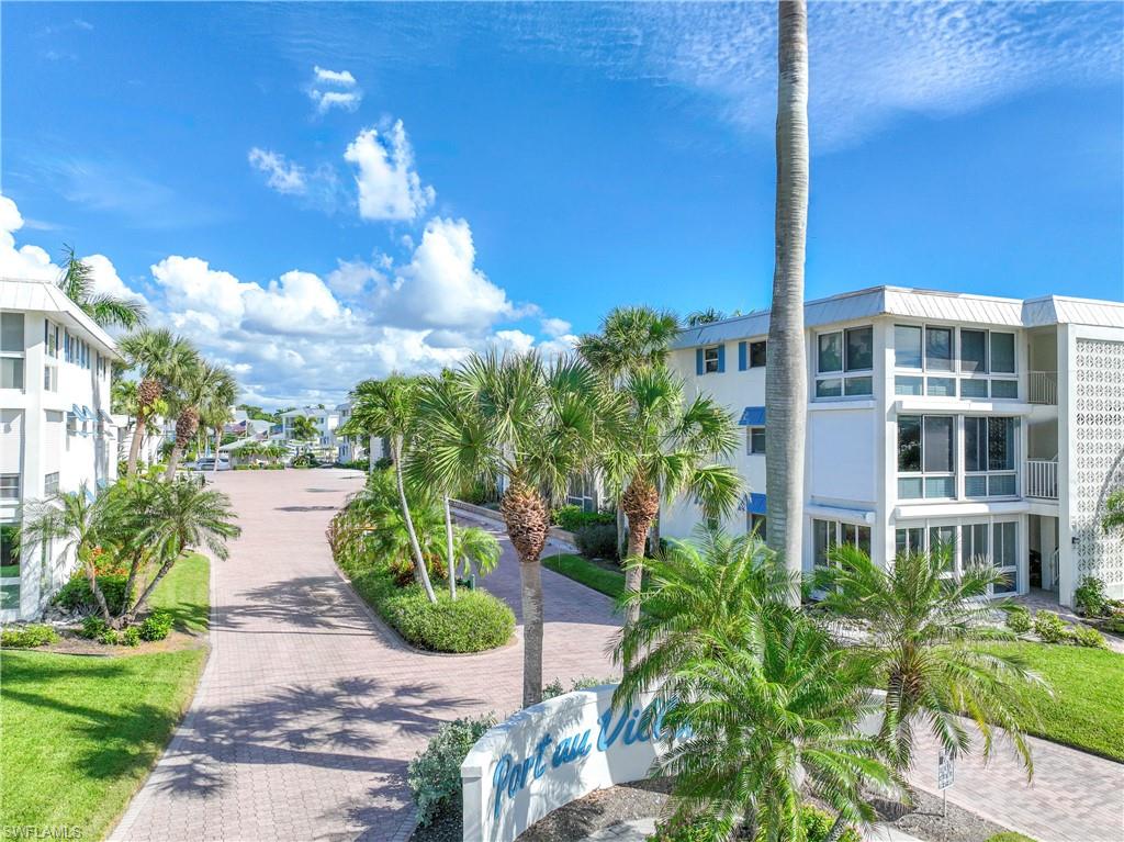 2100 Gulf Shore BLVD N Unit: 212