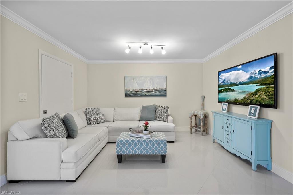 2100 Gulf Shore BLVD N Unit: 212