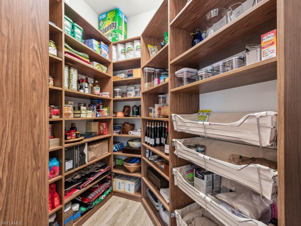 2542 Windward CT Unit: 16201